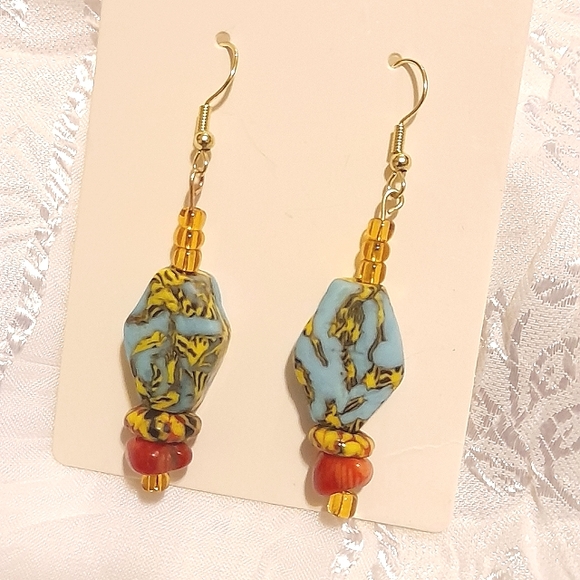 Sold! lNew Handmade recycle glass beaded drop earrings - multicolored artisan - Picture 3 of 5